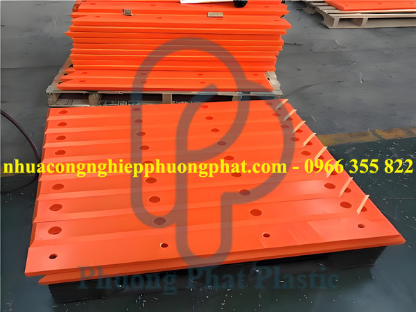 TẤM FENDER HDPE 15MM MÀU CAM