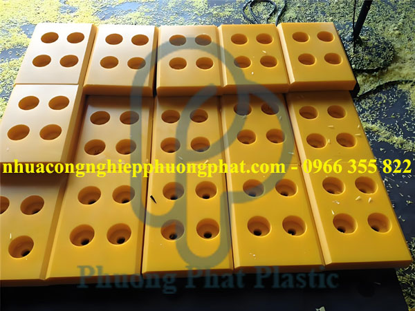 TẤM FENDER HDPE 25MM MÀU VÀNG
